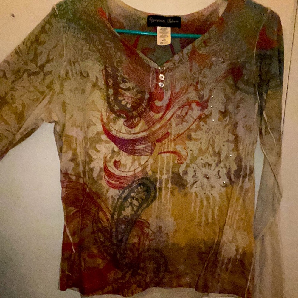 Long sleeve women’s shirt with designs 😉